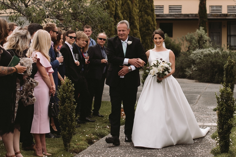 Chic New Zealand wedding in the countryside